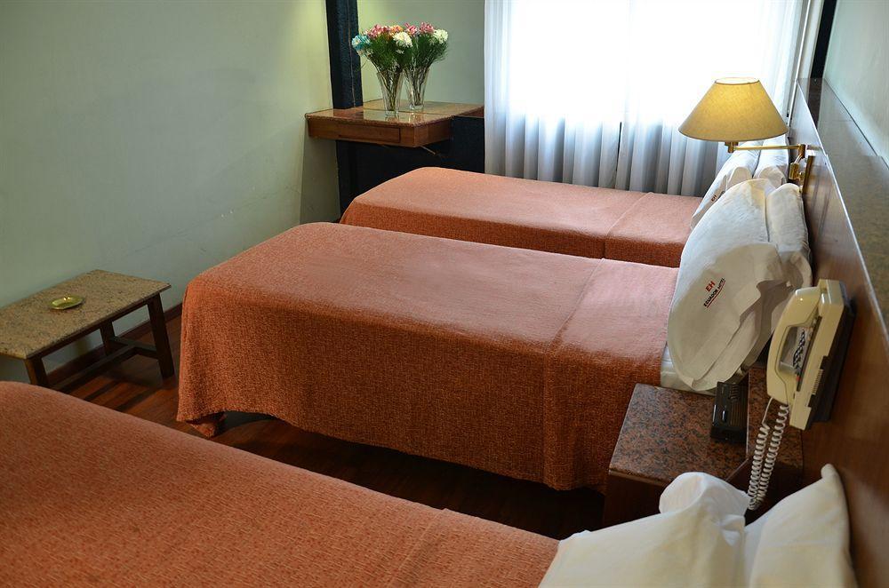 Ecuador Hotel بوينس آيرس المظهر الخارجي الصورة