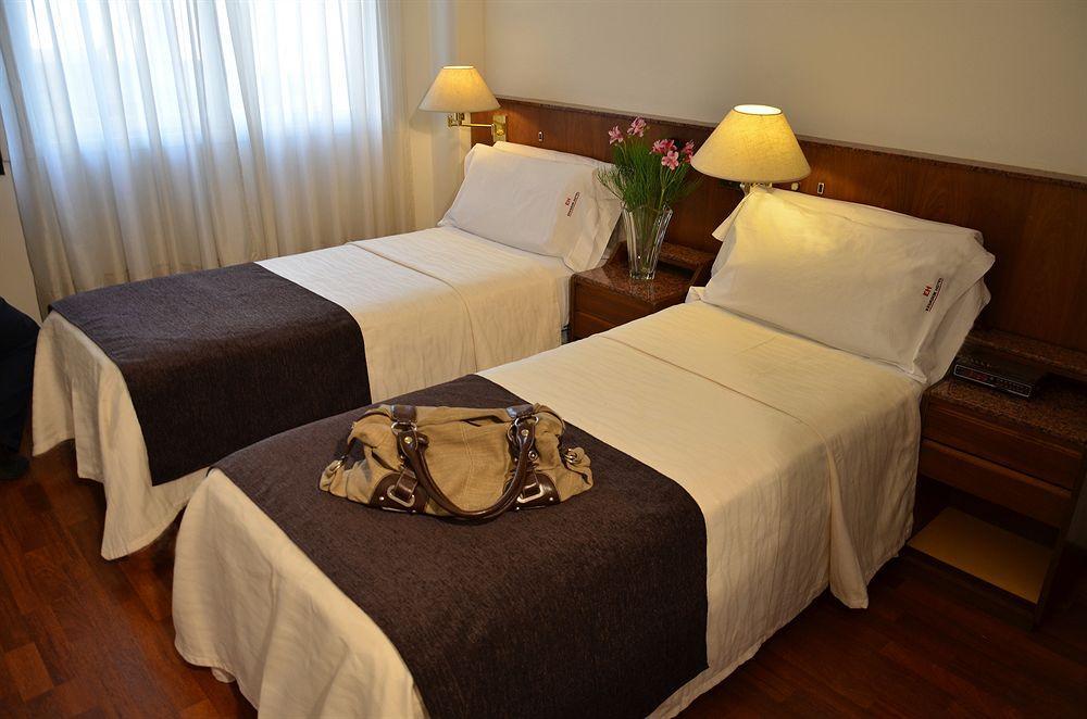 Ecuador Hotel بوينس آيرس المظهر الخارجي الصورة