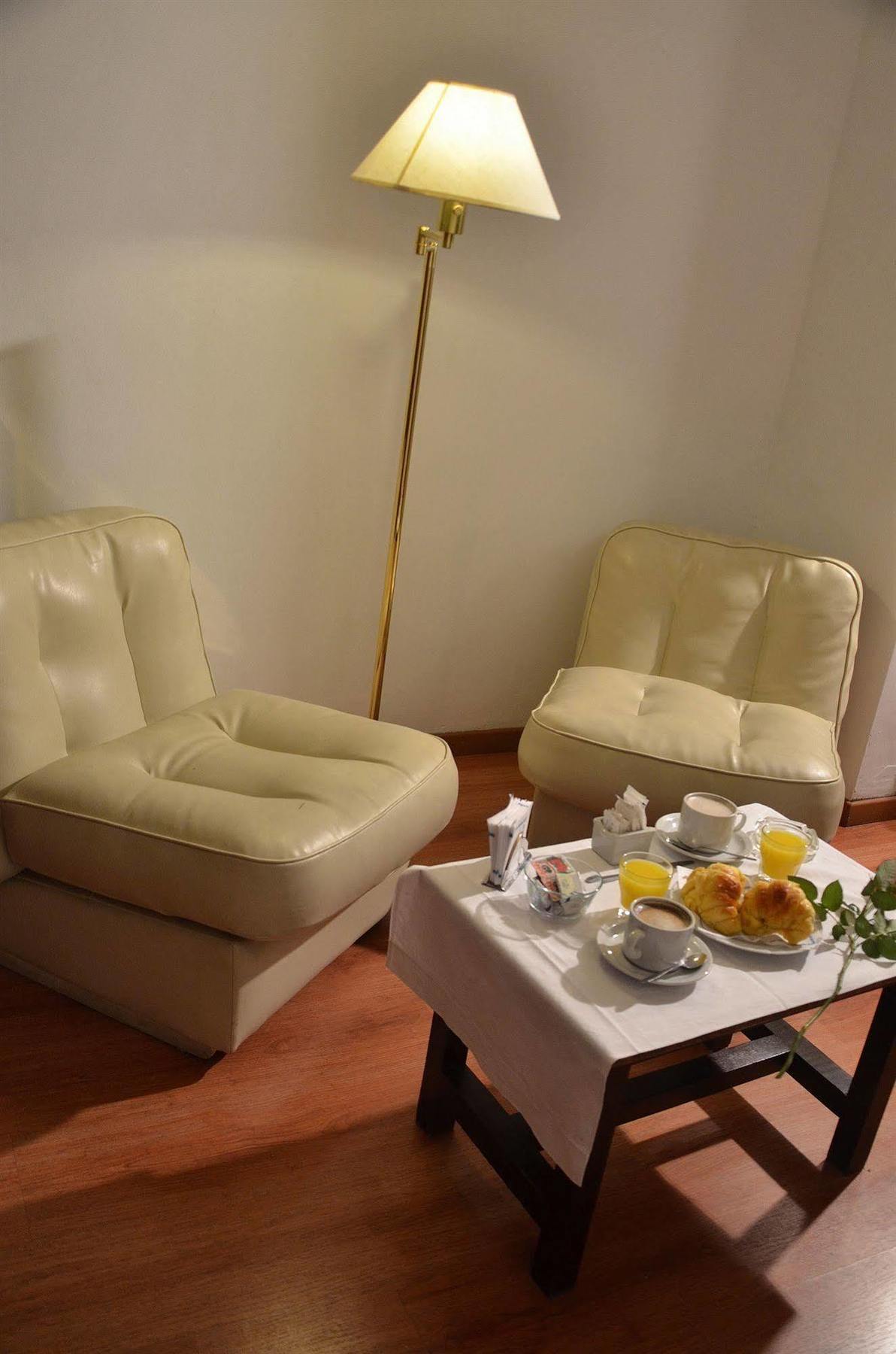 Ecuador Hotel بوينس آيرس المظهر الخارجي الصورة